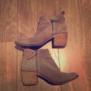 Dolce Vita booties